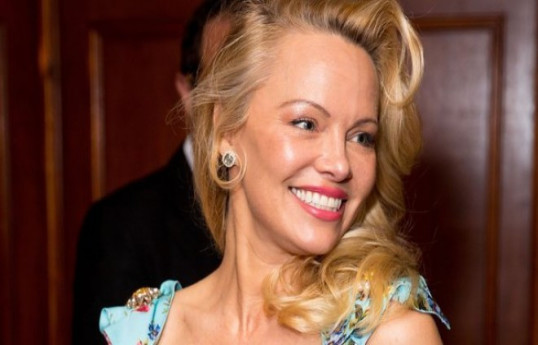 Pamela Andersonun yeni...