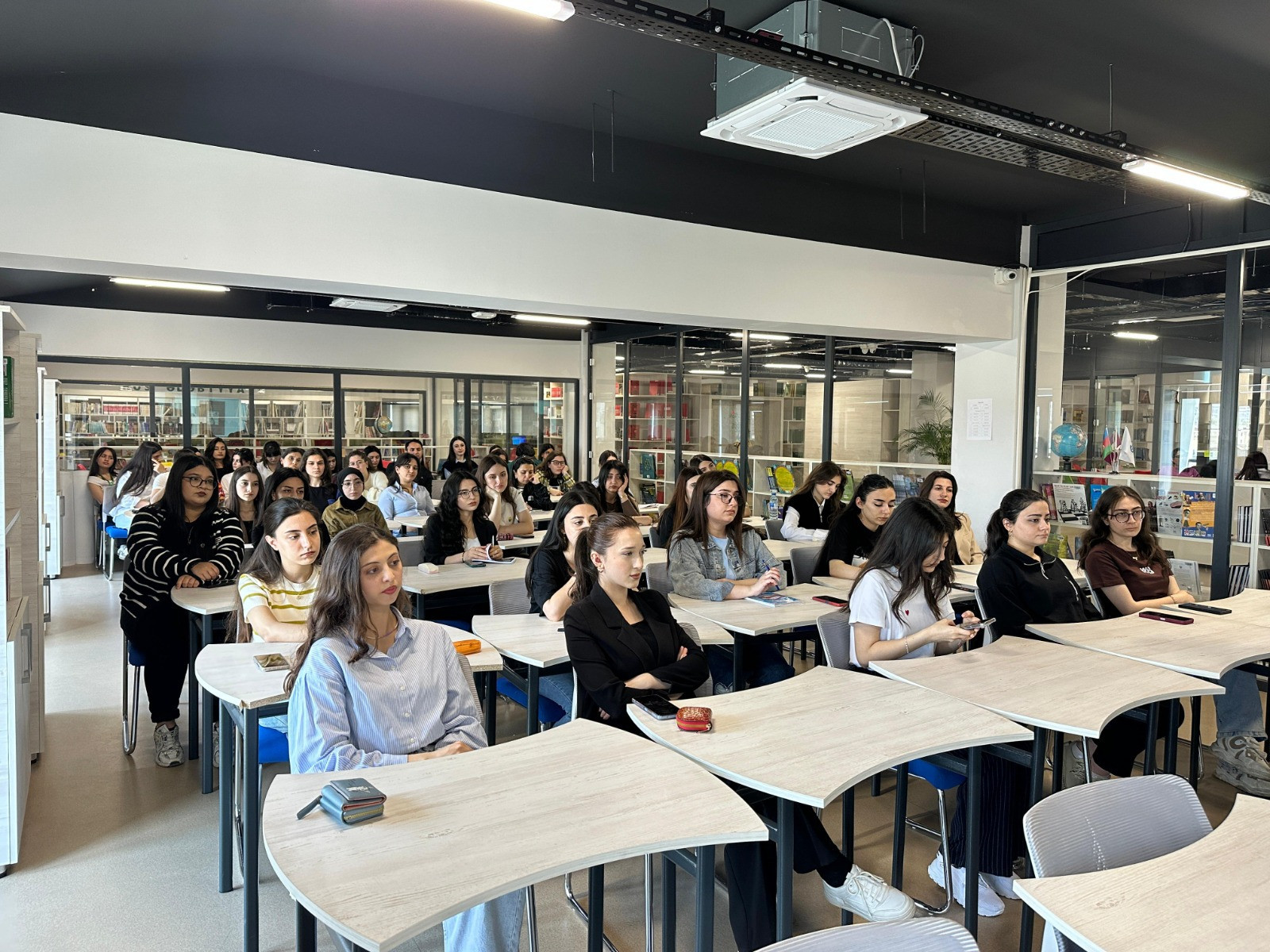 "B.Pasternak, İ.Brodski: Rus şeirində iki səs, bir əks-səda..."  - Seminar
