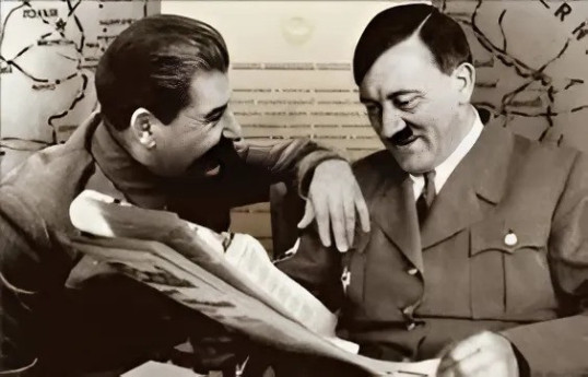 Hitler Stalini niyə...