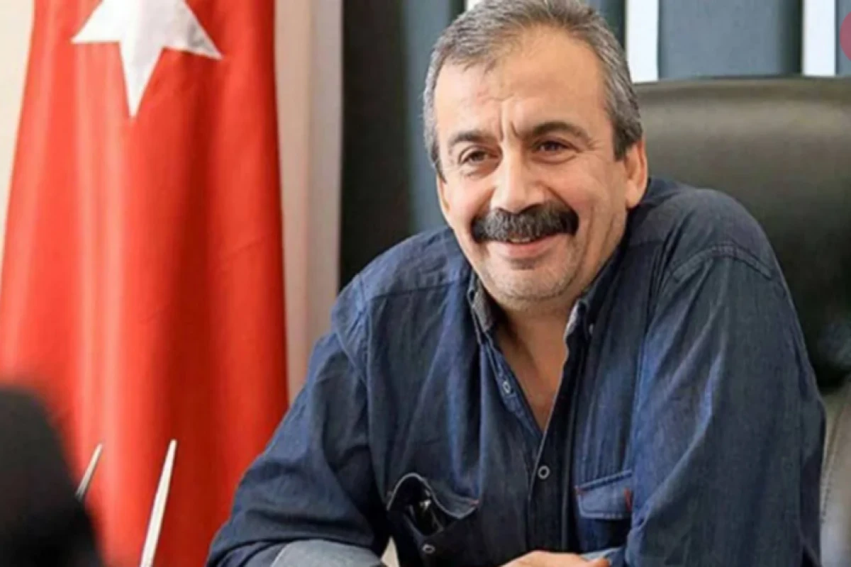 Sırrı Süreyya Önder vəfat etdi