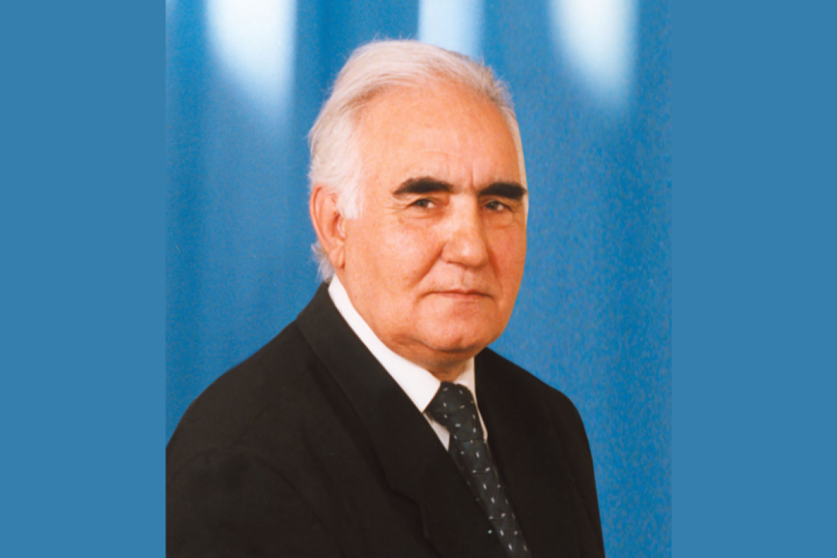 "Bu imanlı iblisi dəli cinə bağışla..." - Ağa Laçınlı  
