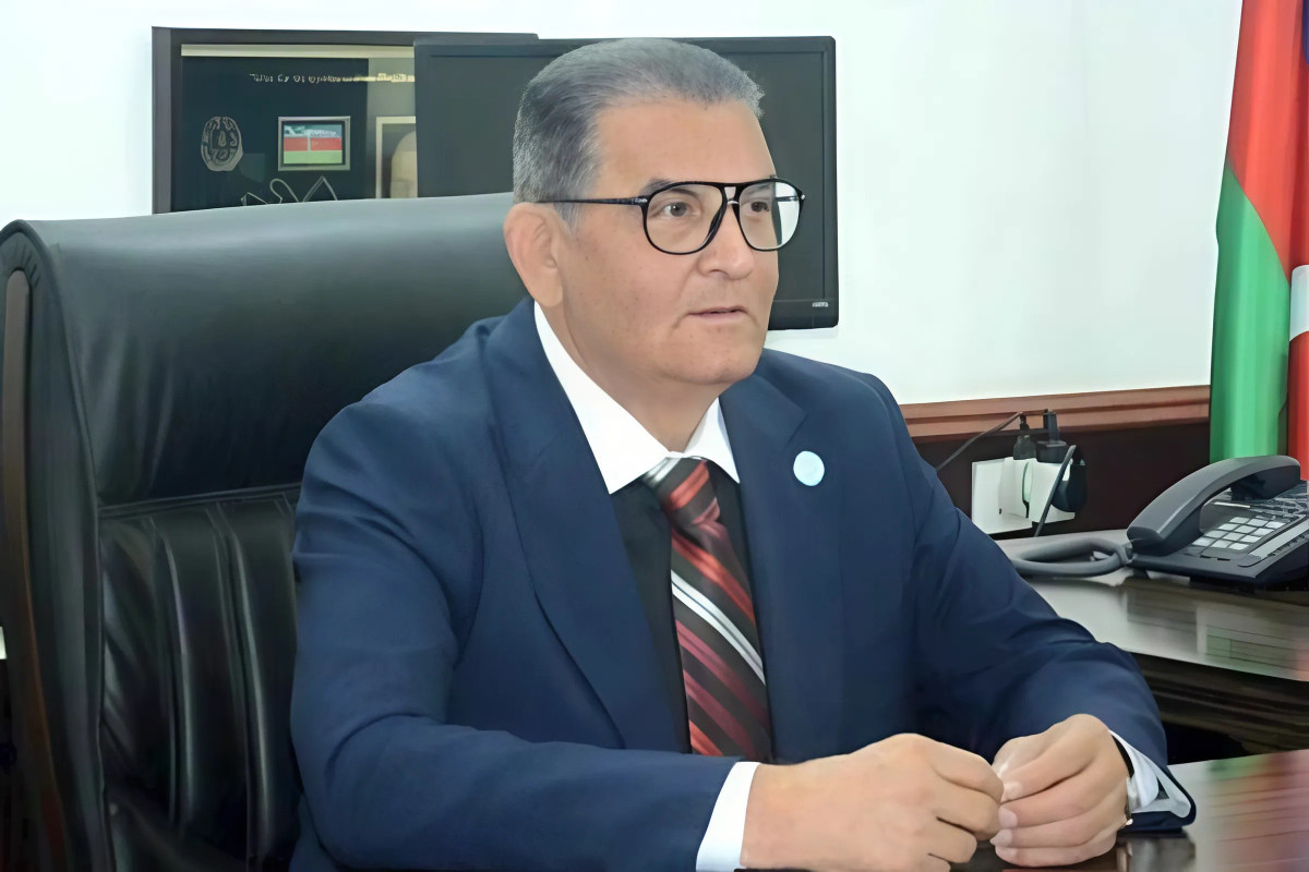 SSRİ bayrağı qaldıran sədr:  "Türkiyə bayrağına niyə bir söz demirsiniz..."