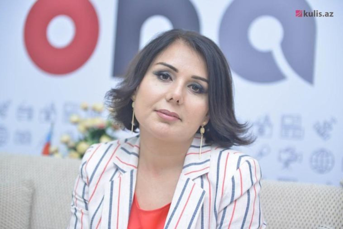 Özün donundan gözəl, donun özündən, ay qız... - Günün şeiri