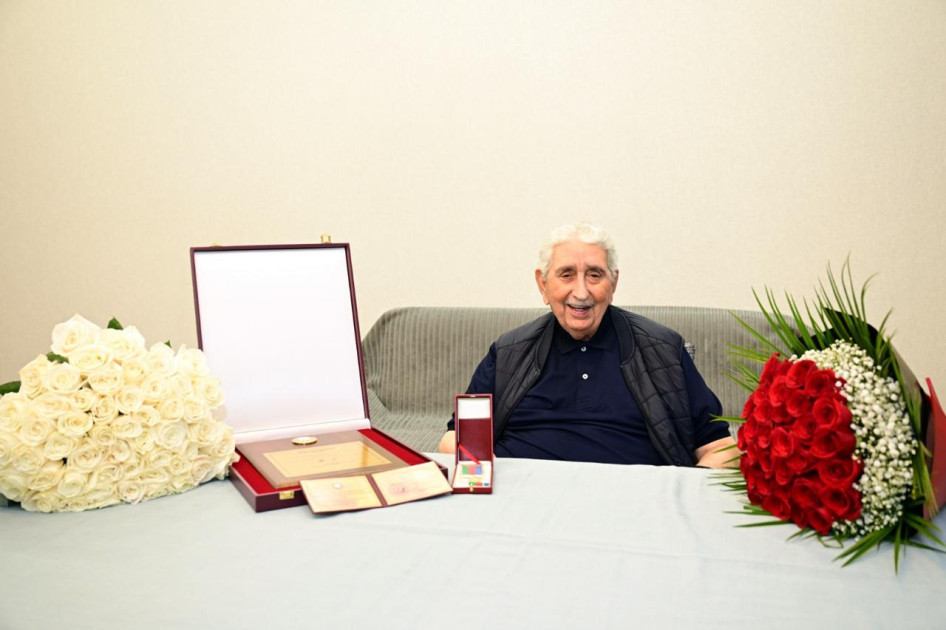 Arif Babayevə Heydər Əliyev Mükafatı təqdim olundu
