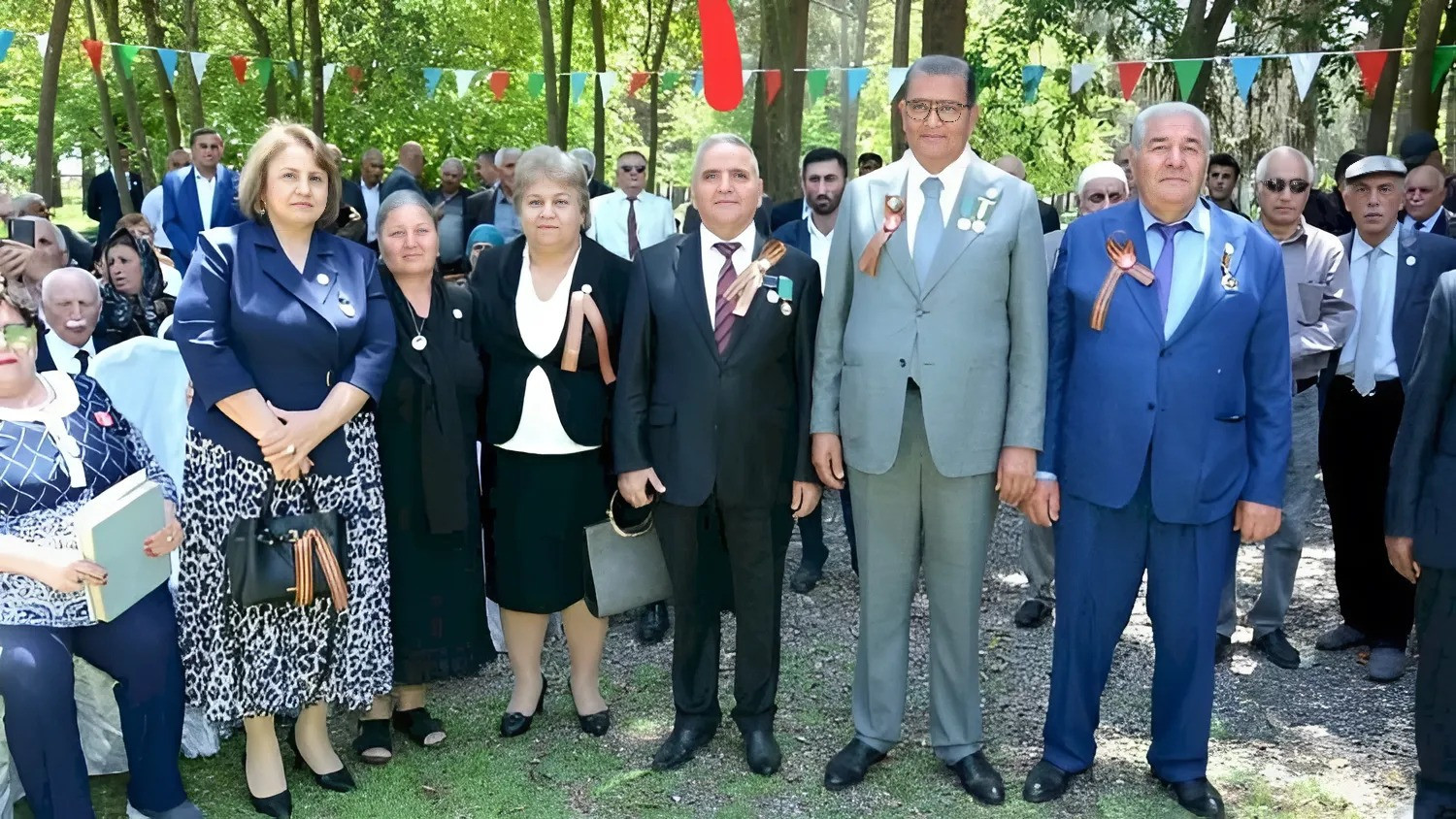 Georgi lenti, “Den Pobedı” və nostalgiya ilə milli yaddaşın toqquşması - SSRİ bayrağı Sarıxanlını necə "işğal etdi"?