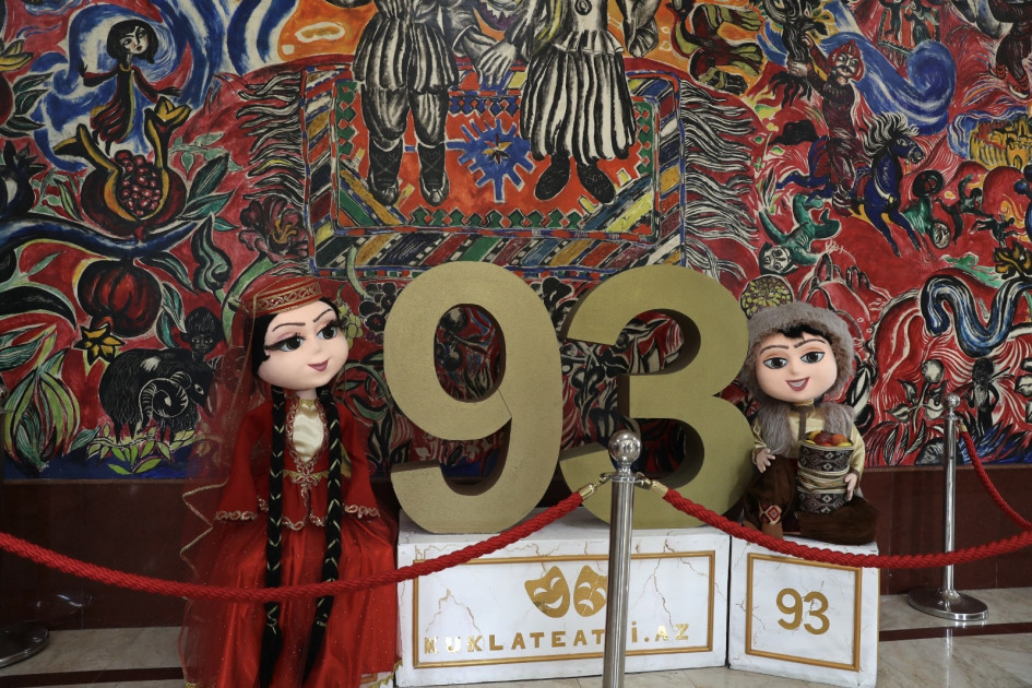 "Meksika kuklaları" Bakıda