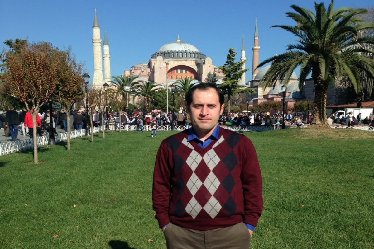 Əgər tənqid bizdə söyüş hesab edilirsə... - Elvüsal Məmmədov