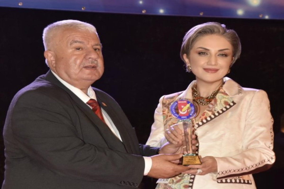 Tanınmış dizayner Gülnarə Xəlilova nüfuzlu mükafata layiq görülüb 