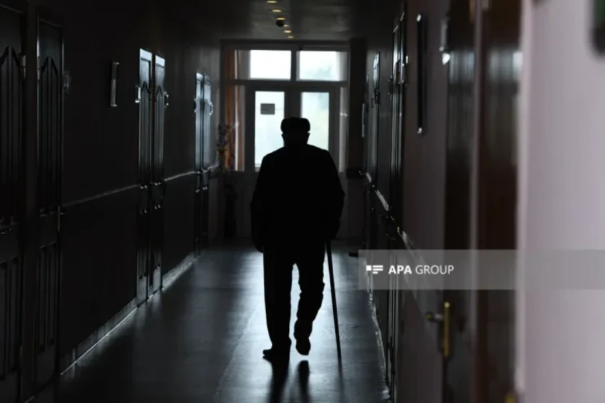 "Avtomatın burnu ilə qadının üstünü açıb yoxlayırdılar" - Ahıllar evindən reportaj 