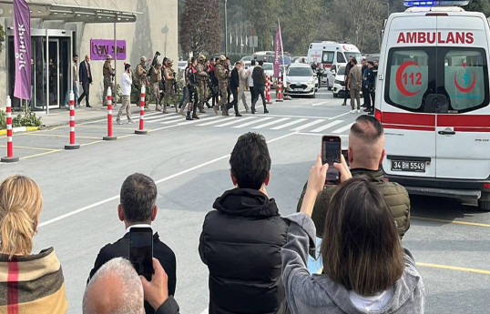 Türkiyədə televiziya binasına...