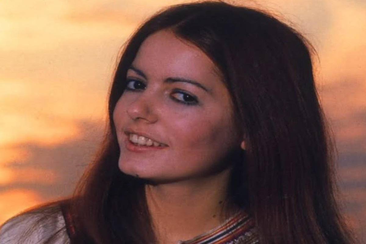 Eşqsiz həyat nəyə bənzər?.. - Günün mahnısı  