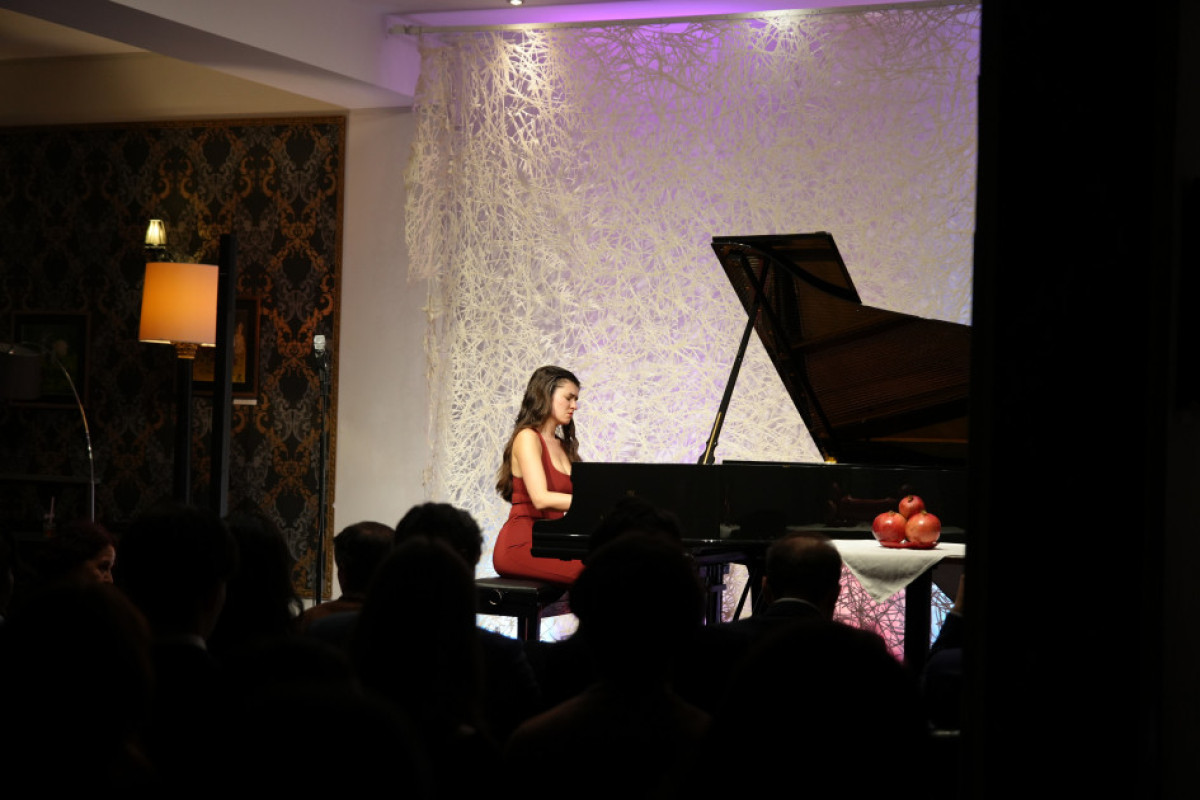Gənc pianoçunun Berlində solo konserti keçirilib  