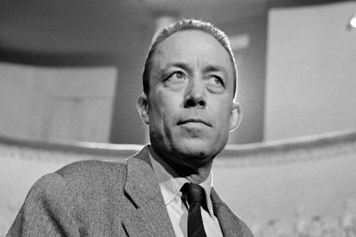 Cəmilənin küləyi - Alber Kamünün essesi 