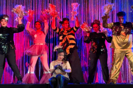 Özbəkistan Dövlət Gənc Tamaşaçılar Teatrı Bakıda çıxış etdi 