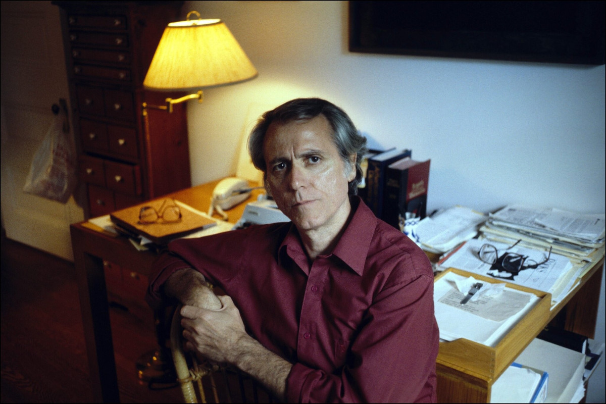 Amerika ədəbiyyatında "böyük roman" ənənəsini canlandıran yazıçı 