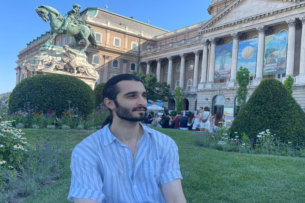 "İstifadə müddəti keçmiş məhsulları çeynəyib tüpürmək əvəzinə..."  -  Dünya oxucusu bizi niyə oxusun?  