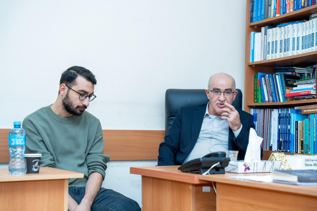 Ürəyi partlayıb ölən alim, qızlara lətifə danışan qoca mühafizəçi - Elmlər Akademiyasından reportaj 