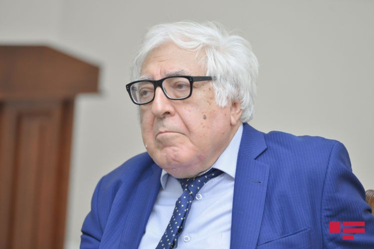 Anar:  "Onların "Kitabı Dədə Qoqud" səviyyəsində dastanları yoxdur"