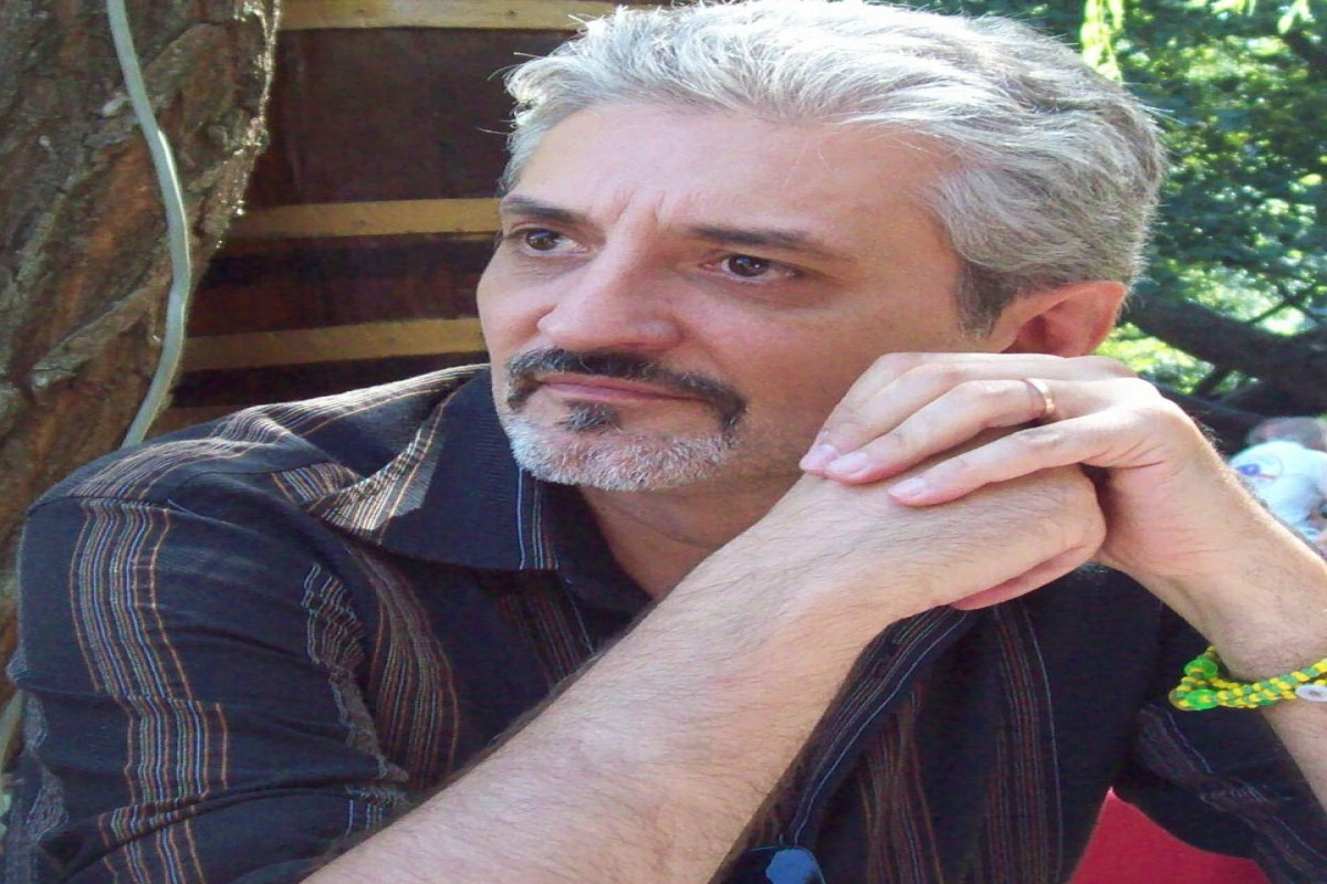 Saçlarım sinəndə güləcək - Gaetano Longonun şeirləri 