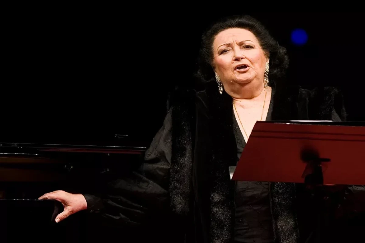 Mən onu sevirəm... - Günün mahnısı  