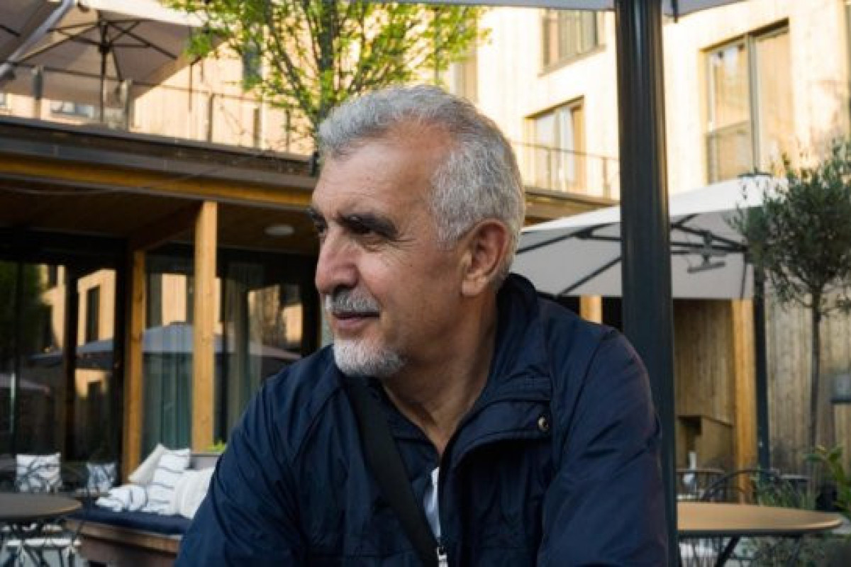 "Tısbağalar sevişən bu sahildə... " - Rasim Qaracanın yeni şeirləri 