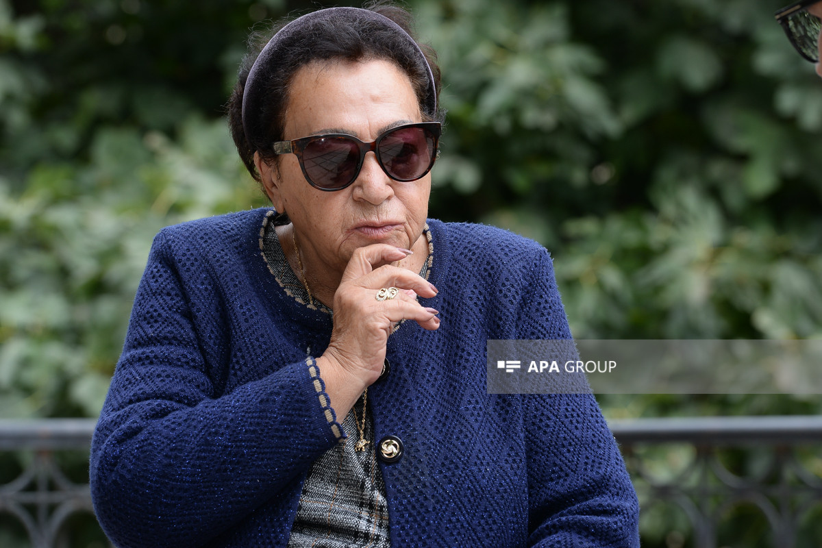 Zərifə Salahova:  "O, şikayət məktubu yazandan sonra atamı güllələdilər" - MÜSAHİBƏ 