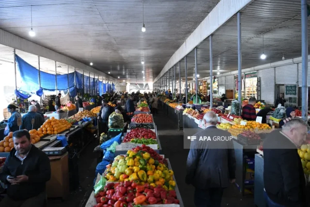 “210 manat icarə veririk, amma alıcı yoxdur” – “Vosmoy” bazarından reportaj
