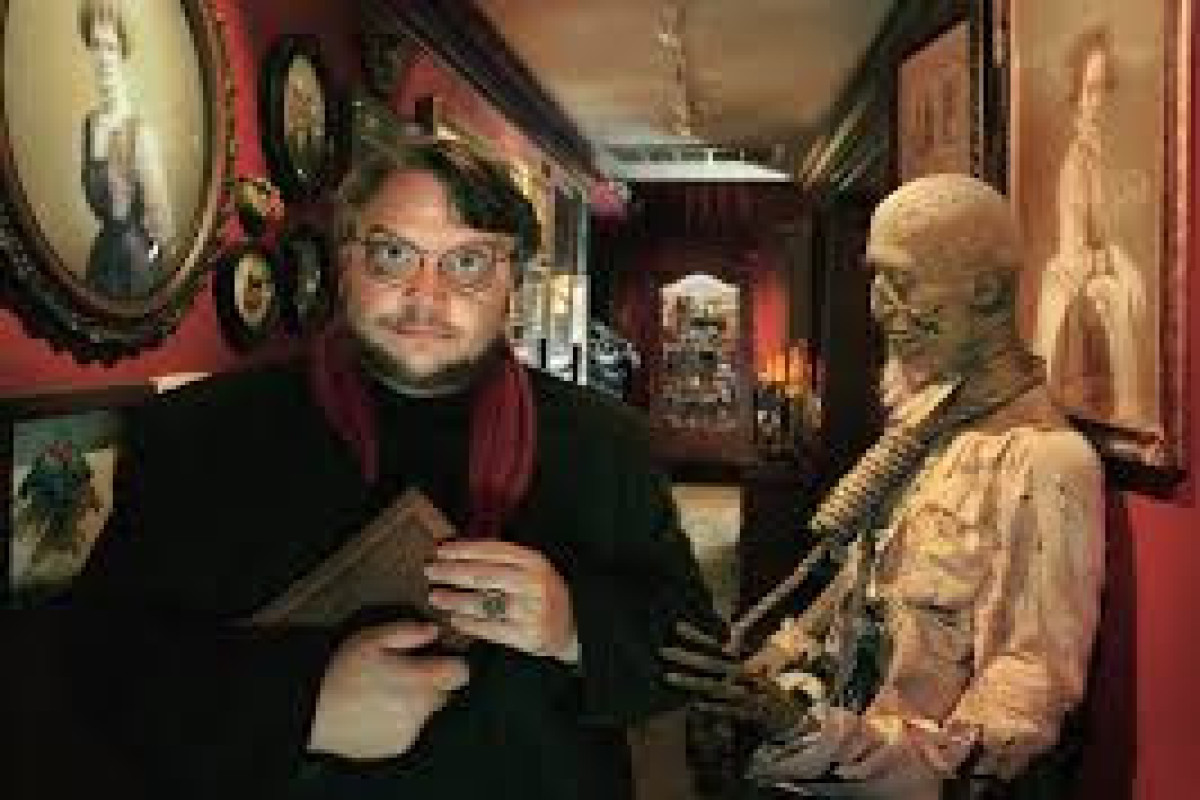 Gilermo Del Toro qorxu mövzulu əsərlərini hərraca çıxardı 