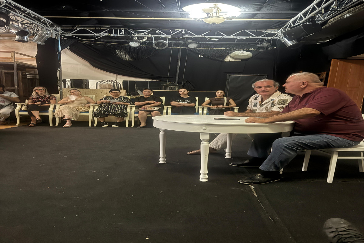 YUĞ Teatrında yeni mövsümün ilk iclası keçirildi 