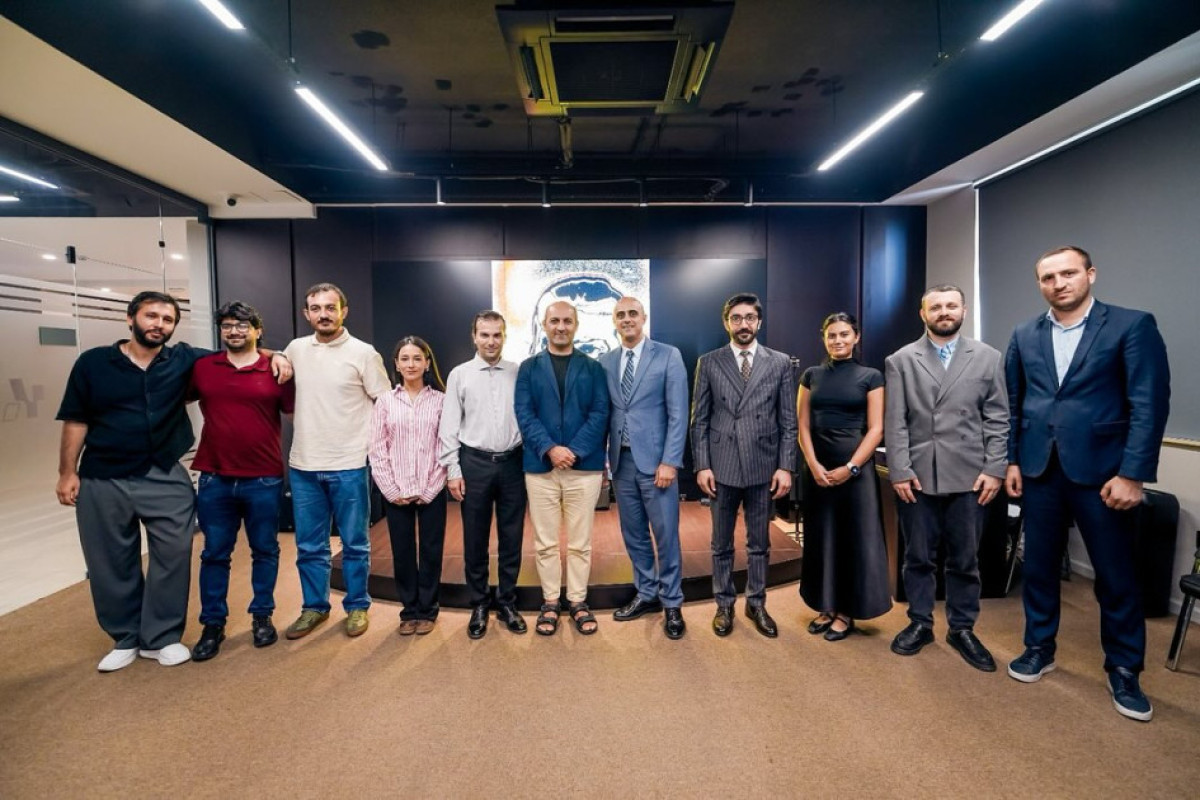“Boşluğa xütbə”  filminin yaradıcı heyəti ilə görüş keçirildi