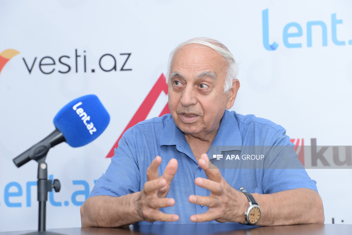 Hacan Hacısoy:  "“Zəlimxan Yaqub mənə dedi ki, nahaq səfir olmusan” - Müsahibə 