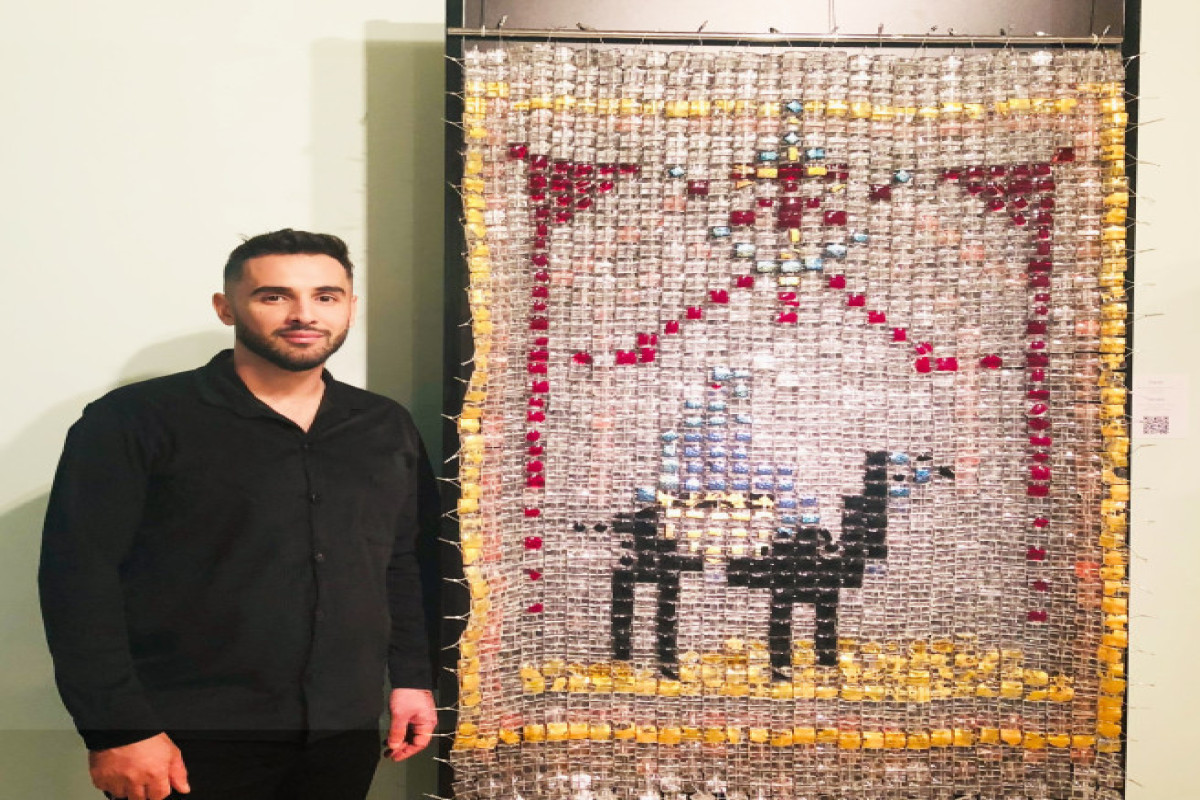 Azərbaycanın  "Dərviş” adlı unikal şüşə xalçası   Sofiyada təqdim olundu