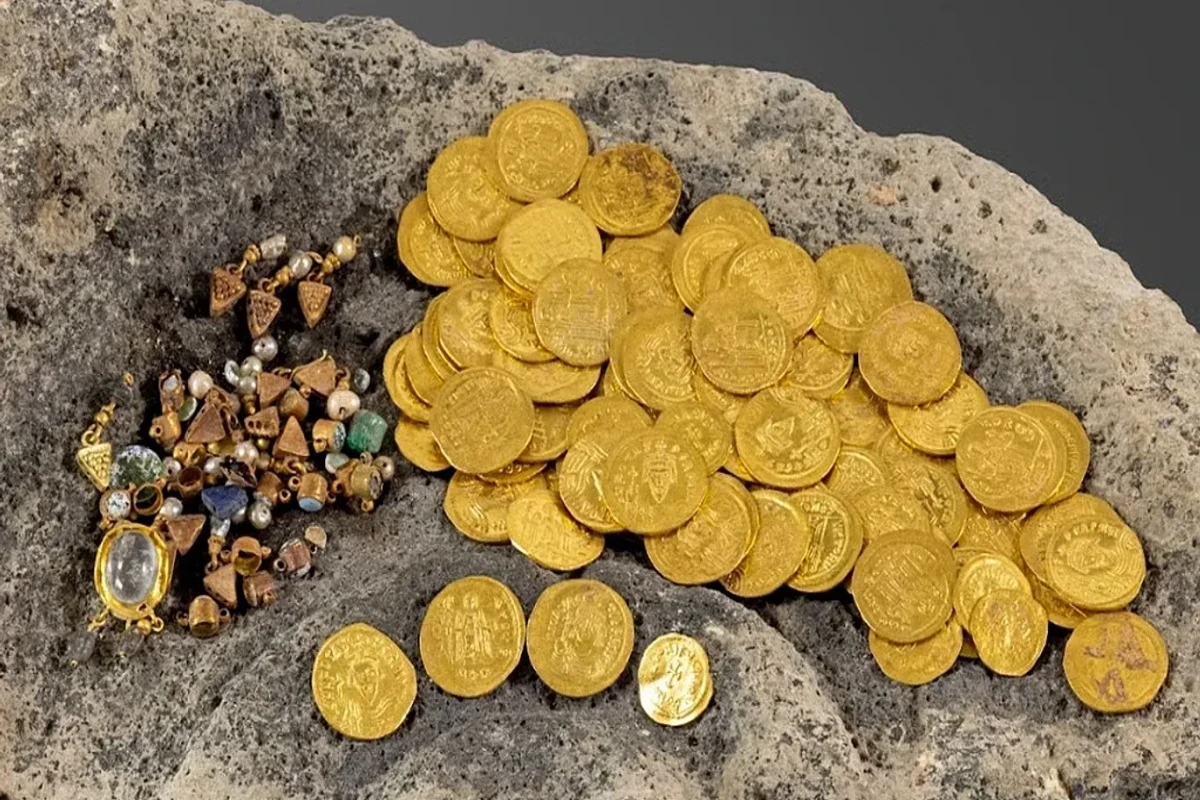 Bizans dövrünə aid qiymətli xəzinə tapıldı  