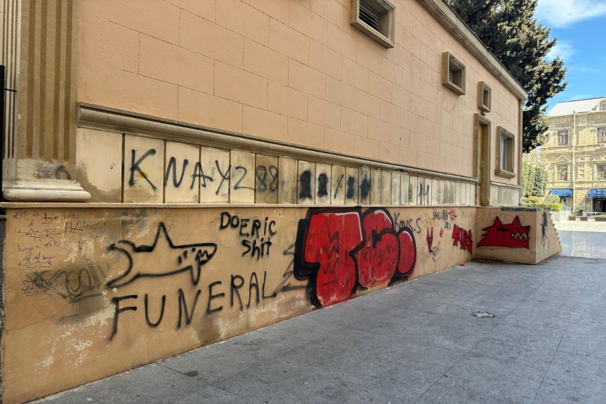 "Kino Mərkəzinin binasına qraffiti çəkməklərini alqışlamıram, lakin..." - Replika 