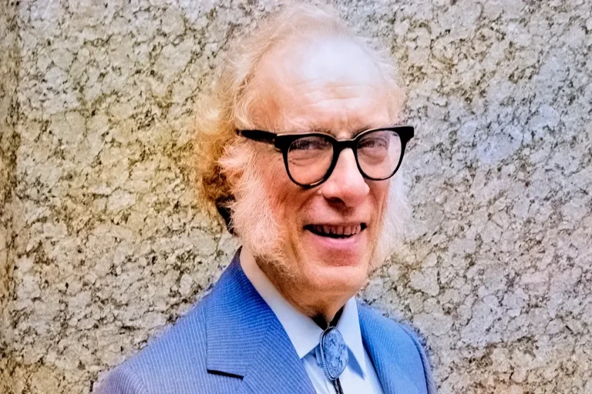 Gizli duyğu - Ayzek Azimovun hekayəsi  