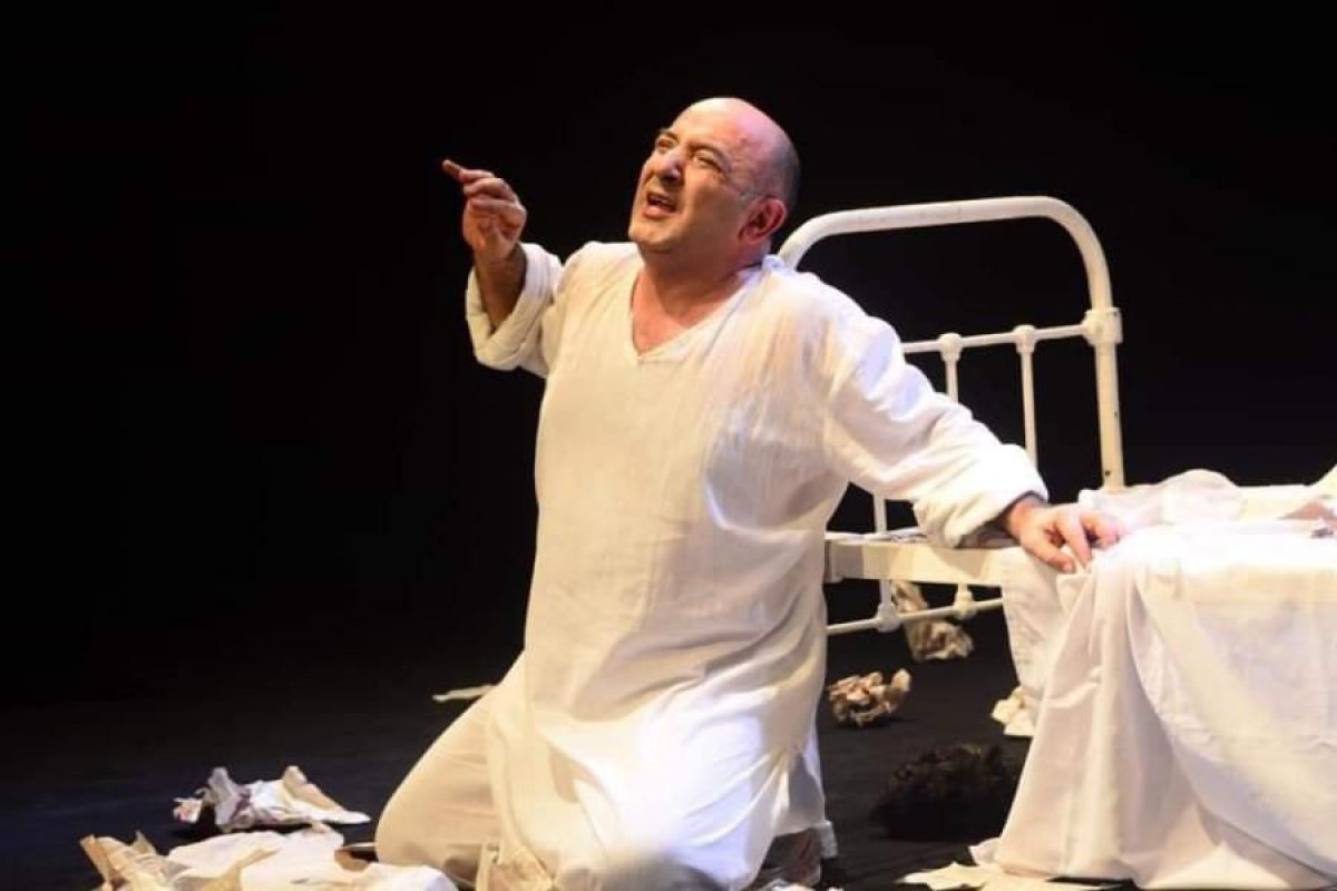 “Bir dəlinin qeydləri”  monotamaşası təqdim olunacaq