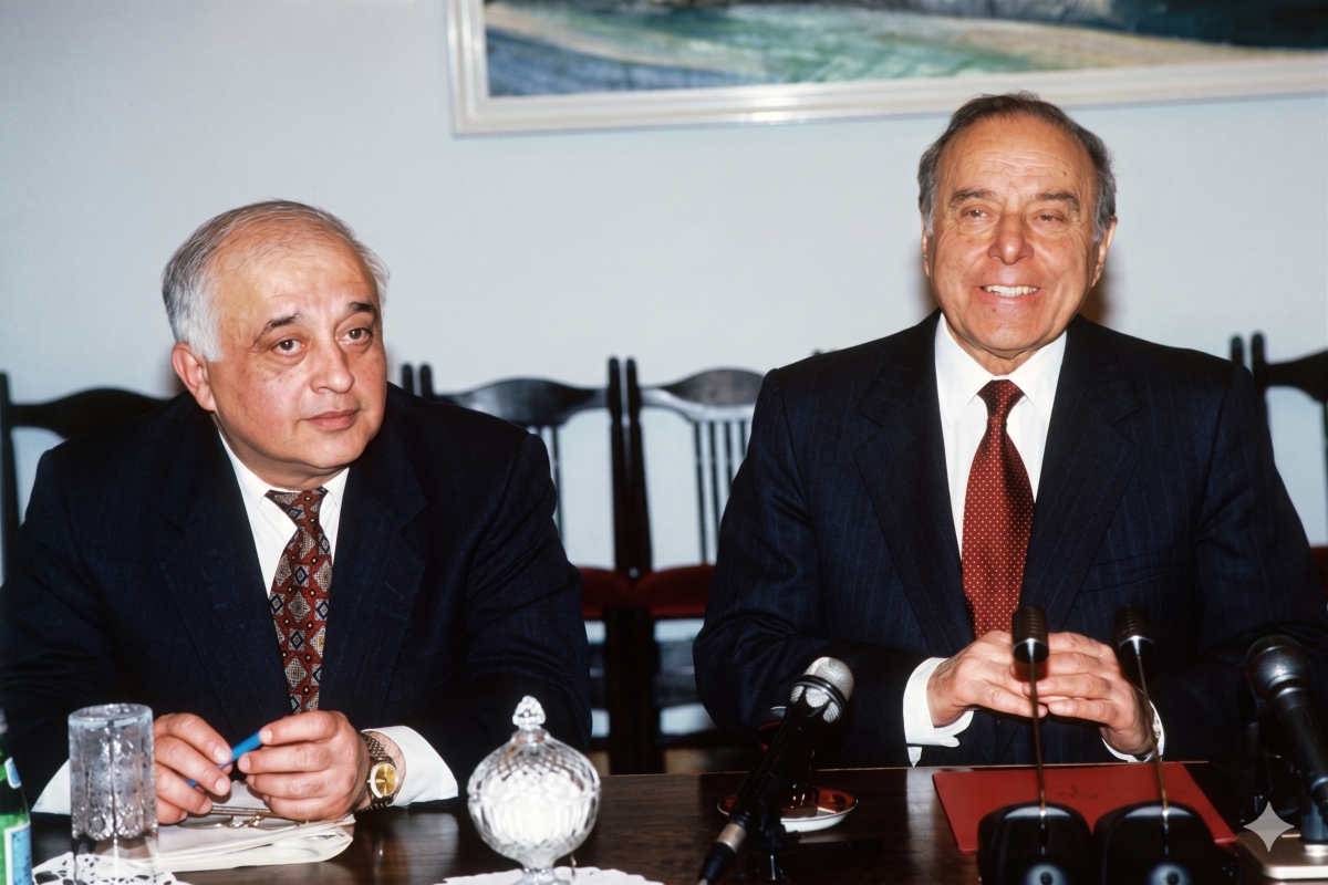 Xalq yazıçısı Elçin:  "Altmışıncılar"ın  himayədarı Heydər Əliyev idi" - Müsahibə 