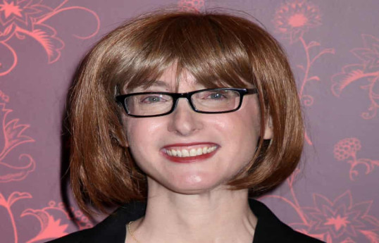 Bestseller müəllifi "maska"sını...