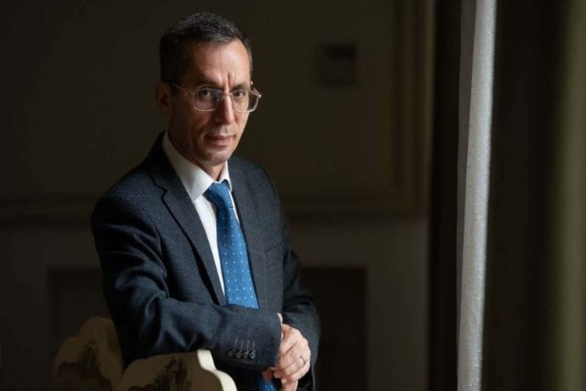 "Gözüm Tanrı taxtındadı..." - Qulu Ağsəsin şeirləri  