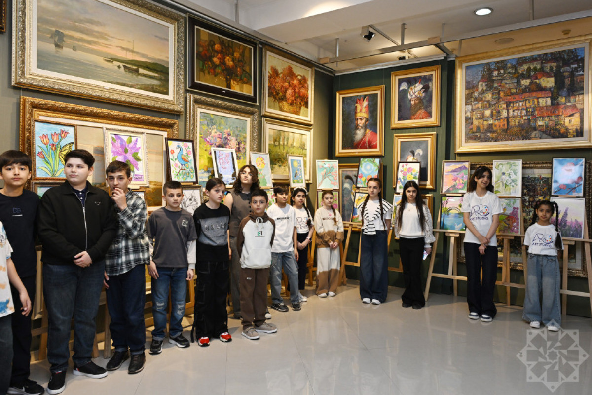 “Baharın rəngləri”  adlı sərgi açıldı