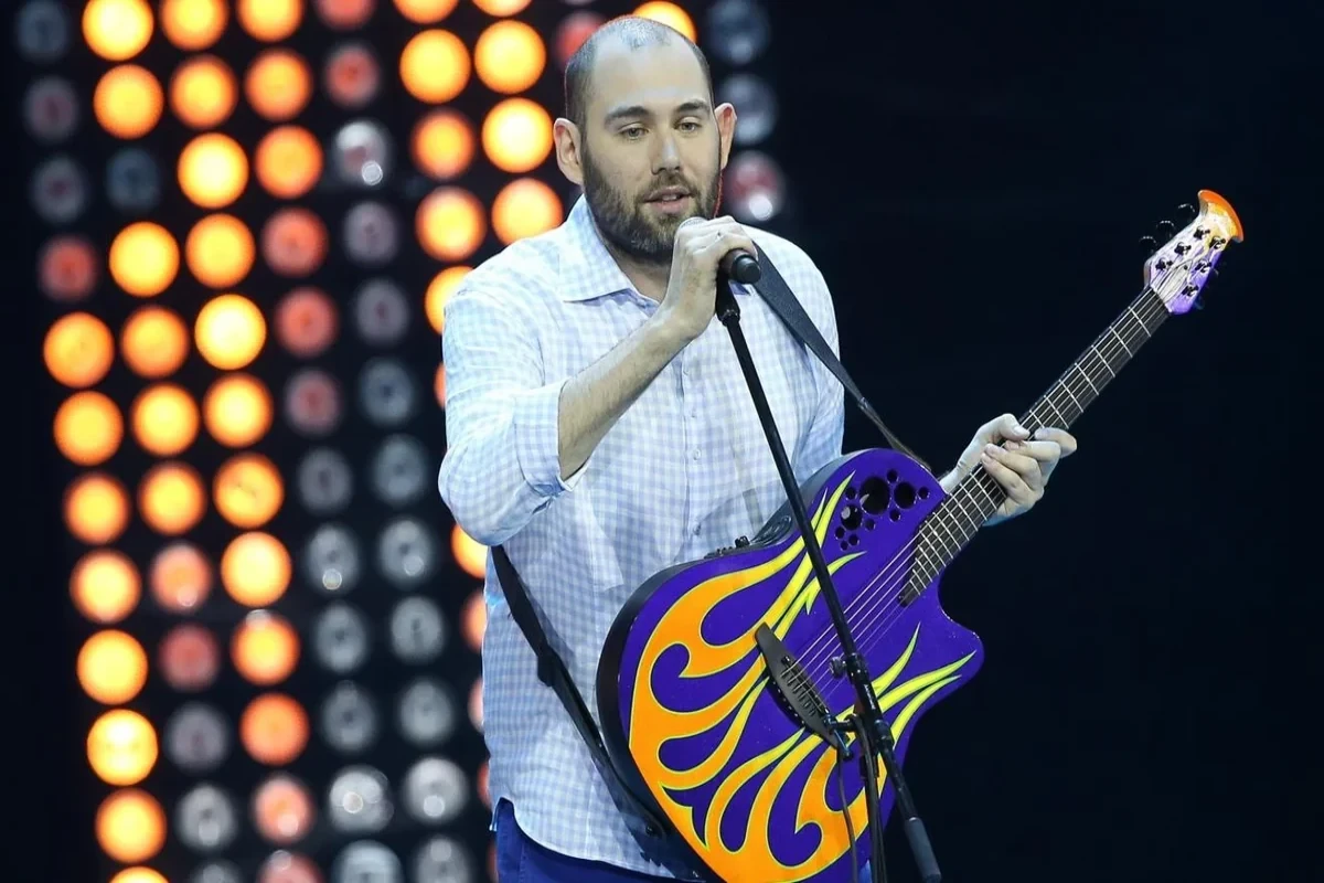 Məşhur yumorist haqqında qiyabi həbs qərarı çıxarıldı 