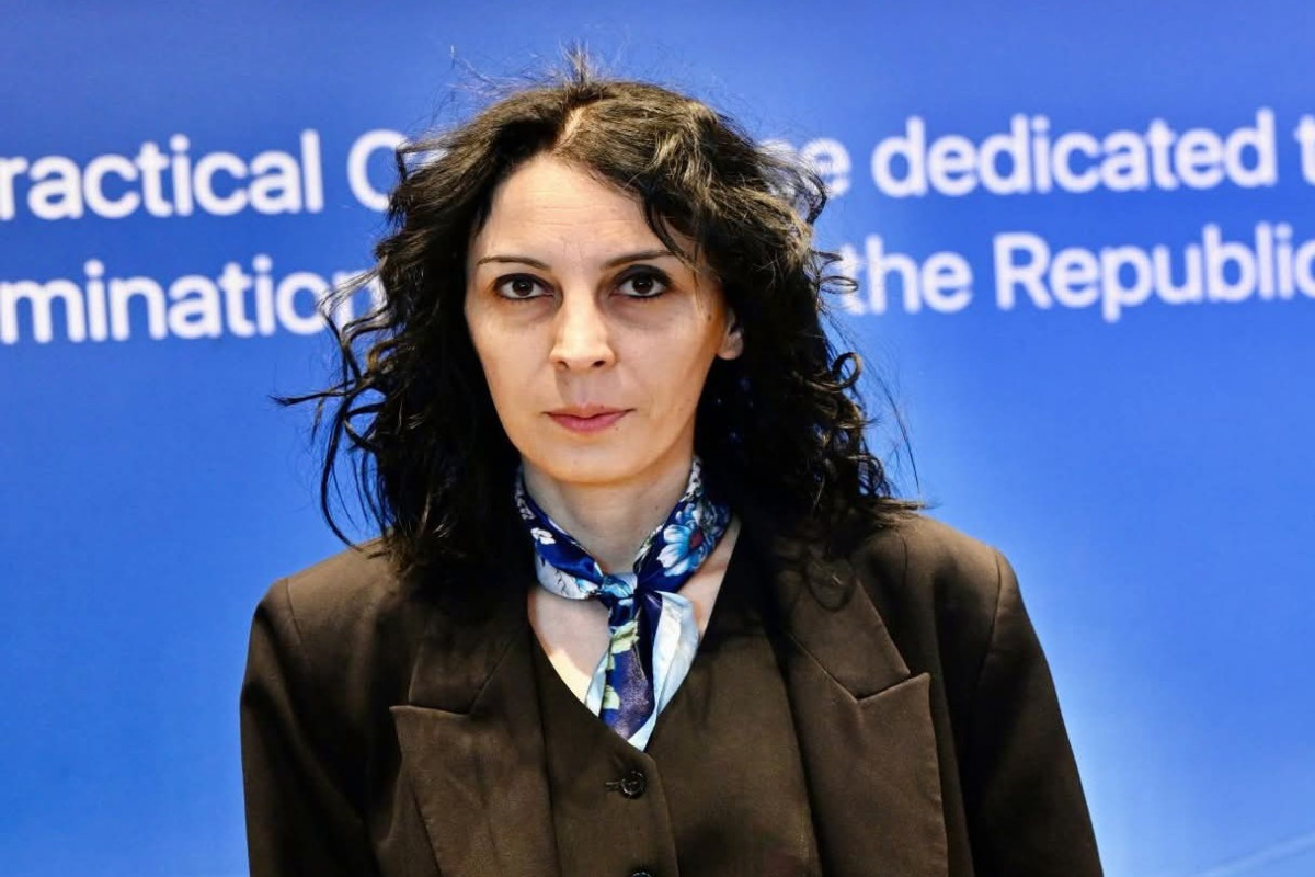 Sevgini çörək kimi ovub qumrularamı səpdin? - Fəridənin yeni şeirləri 