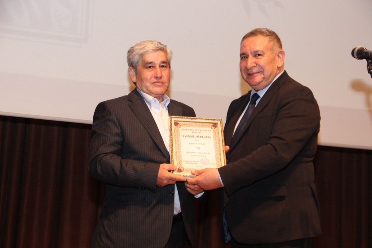 Barat Vüsalın 75 illik yubileyi münasibətilə ədəbi-bədii gecə keçirildi 