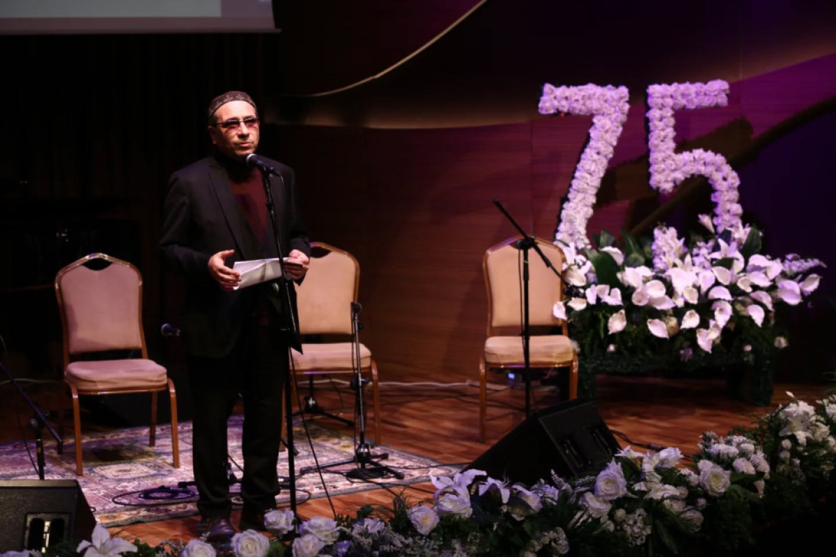 Əməkdar artist Ədalət Vəzirovun xatirəsi anıldı 