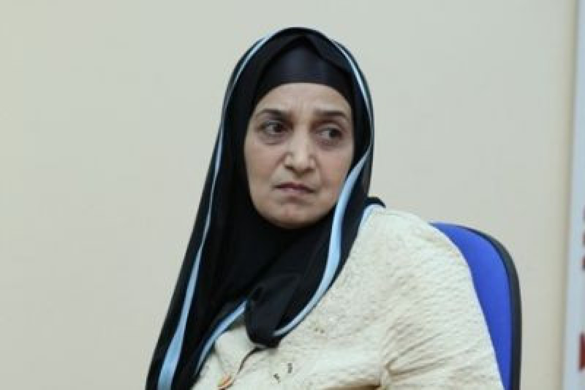 "Hamının gözündə itik olasan..."  - Esmira Məhiqızının şeirləri  