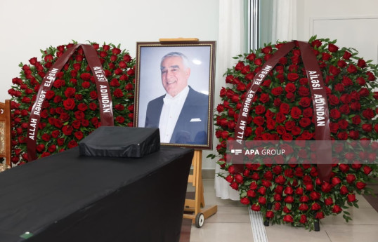 Şair Çingiz Əlioğlu...