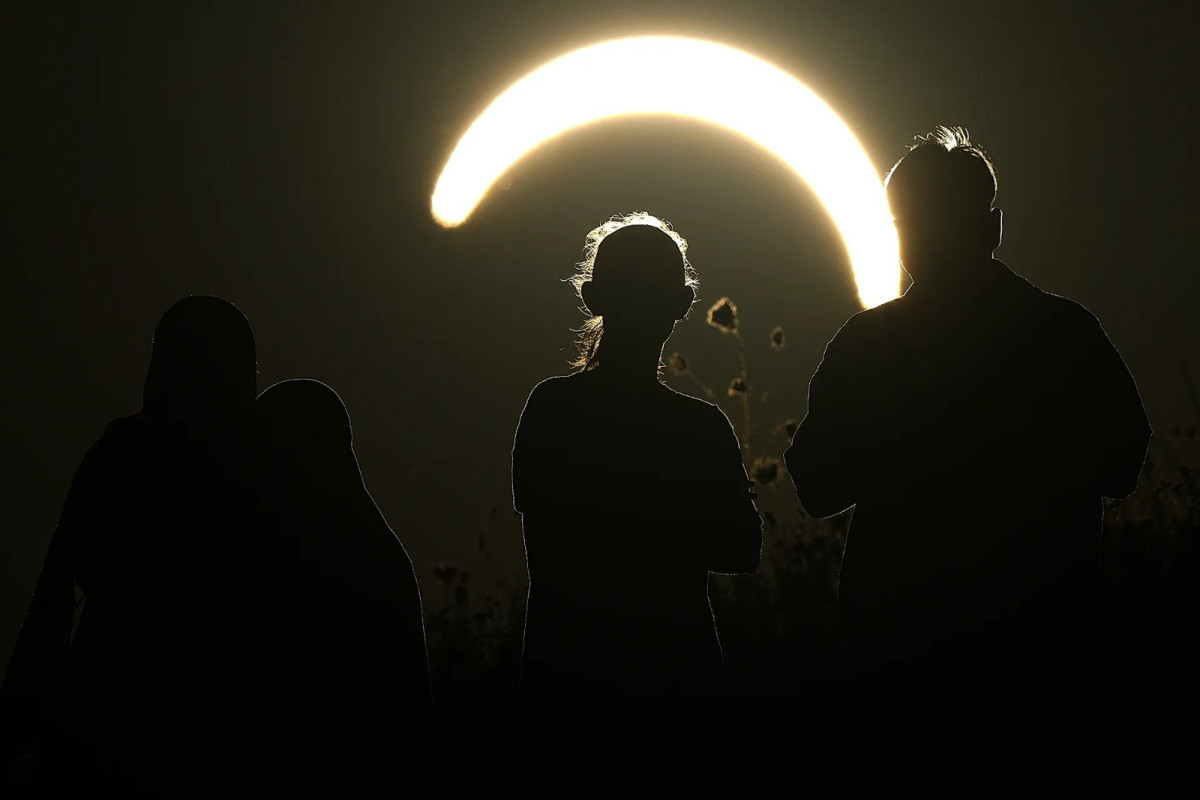 Milyonlarla insan tarixi astronomik hadisəni izlədi - Fotolar 