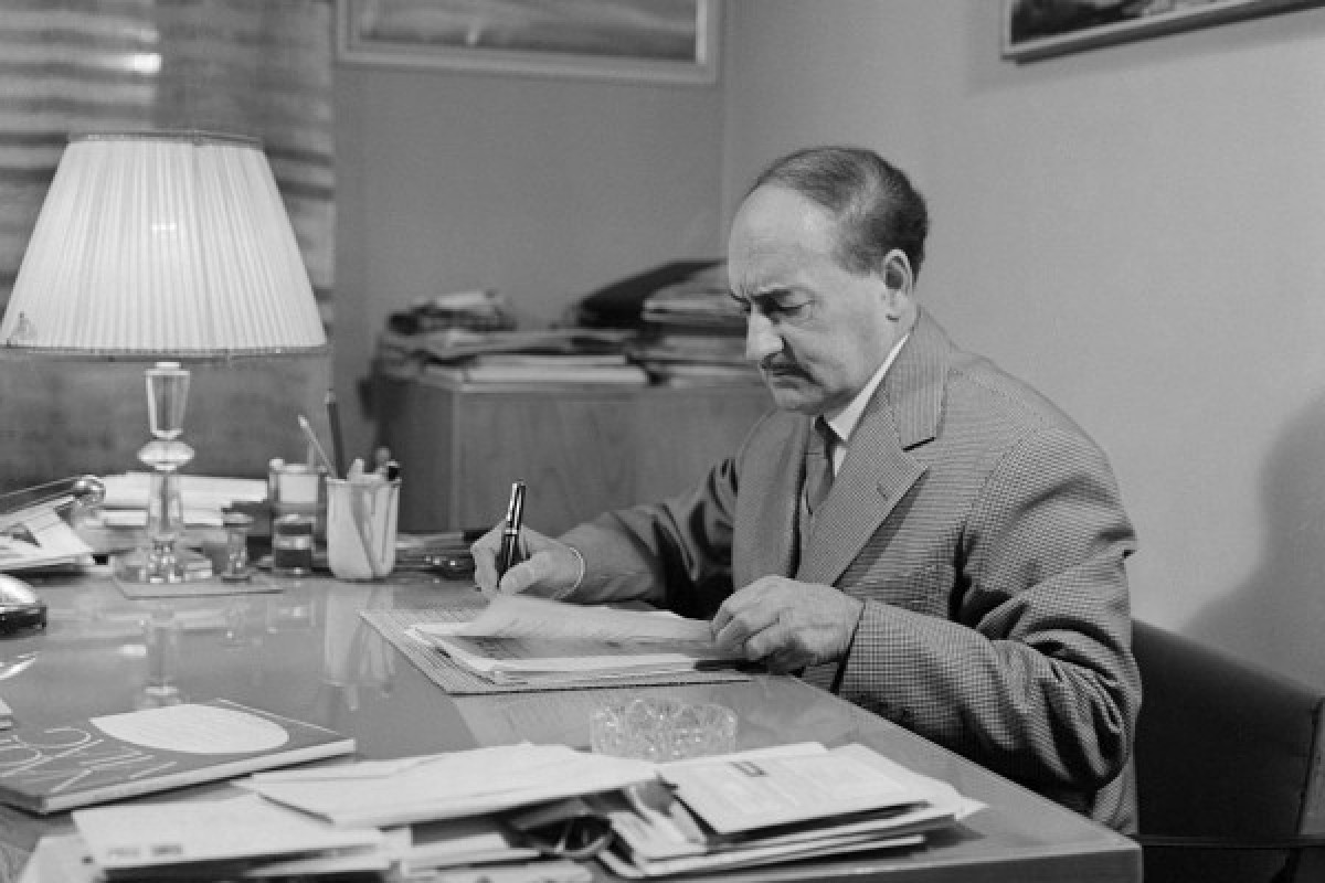 "Di gəl ki, ürəyimdə ölümün də yeri var..." - Salvatore Kvazimodonun şeirləri 