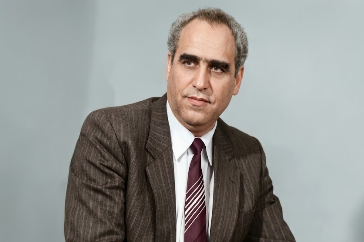 "Gəlsən, hənirtindən duyaram səni..." - Şahmar Əkbərzadənin şeirləri 