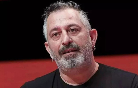 Cem Yılmaz xəstəxanaya...
